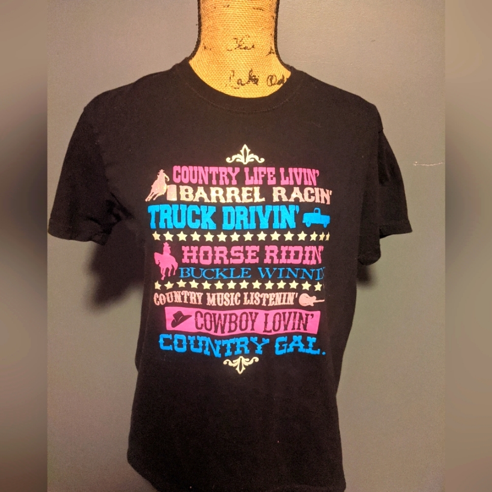 Women's Size Medium, 'Country Life Livin' T shirt